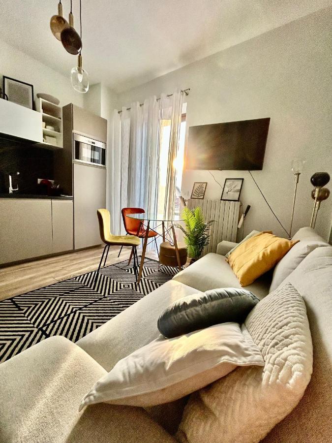 Design Home At Garda Lake Desenzano del Garda Exteriör bild