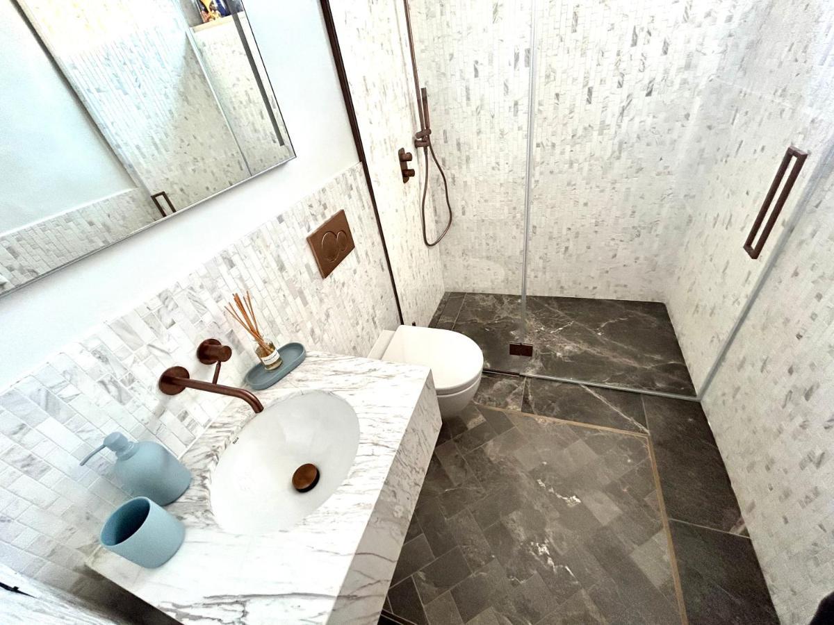 Design Home At Garda Lake Desenzano del Garda Exteriör bild