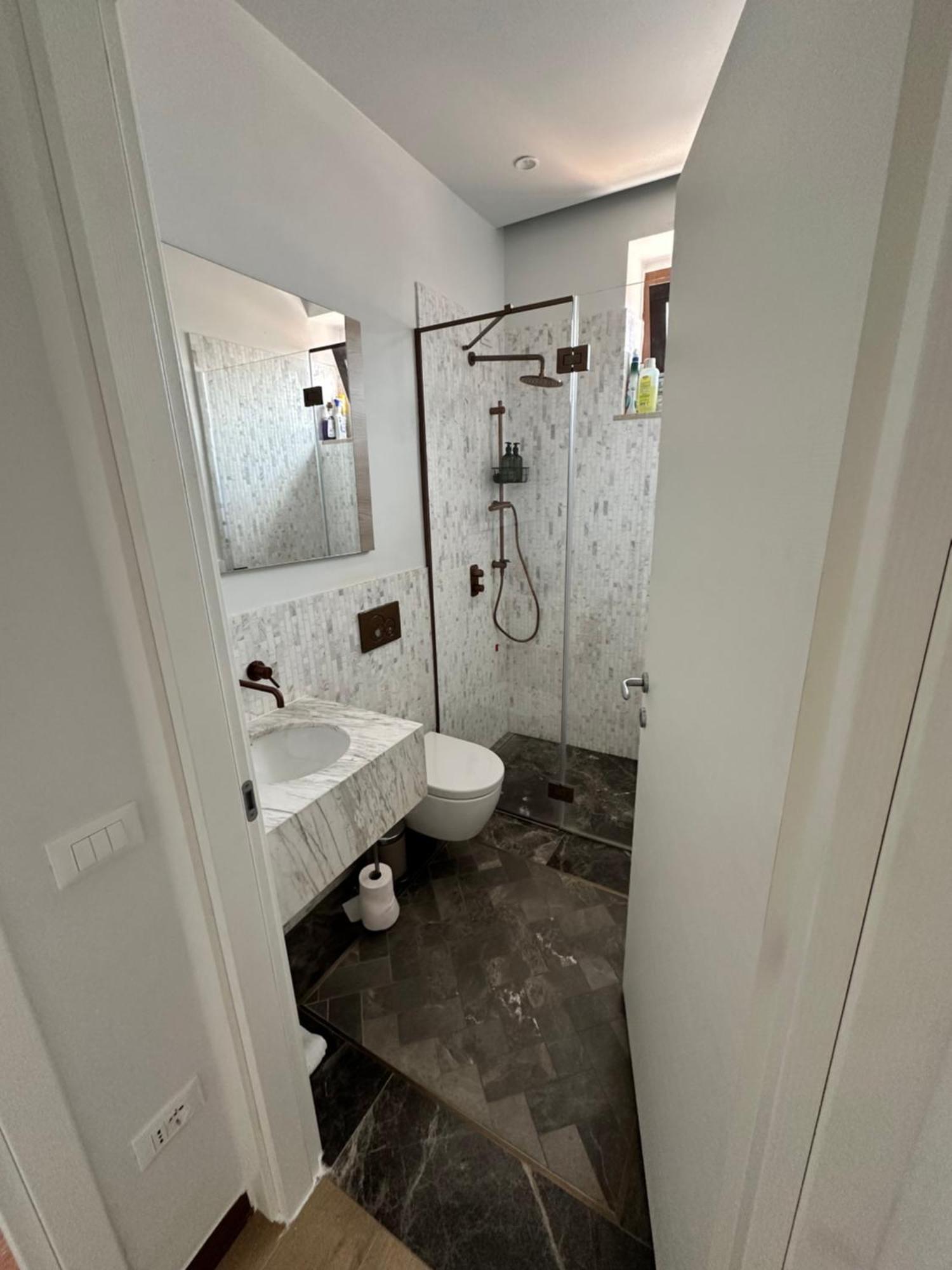 Design Home At Garda Lake Desenzano del Garda Exteriör bild
