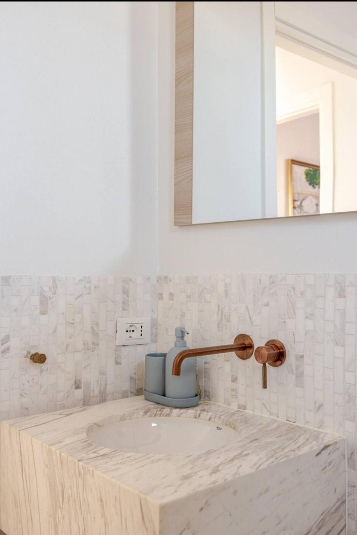 Design Home At Garda Lake Desenzano del Garda Exteriör bild